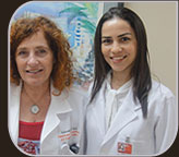 Foto da Dra. Marília e a Dra. Antonella Tosti