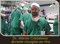 Foto do Dr. Márcio Crisóstomo durante cirurgia na Austria Foto do Dr. Márcio Crisóstomo durante cirurgia na Austria